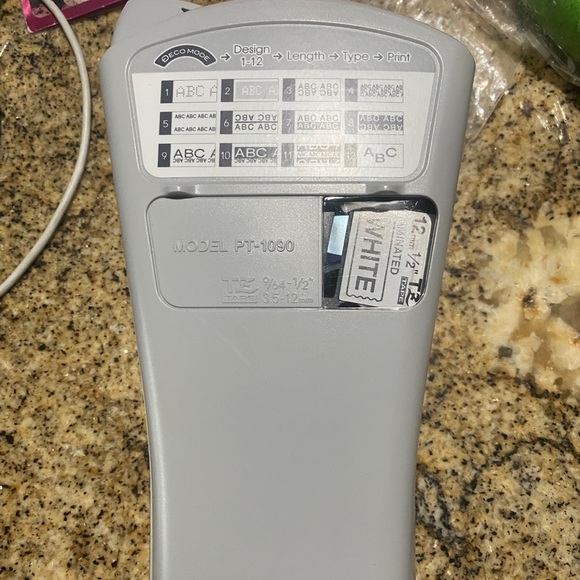 Label maker - Picture 2 of 3